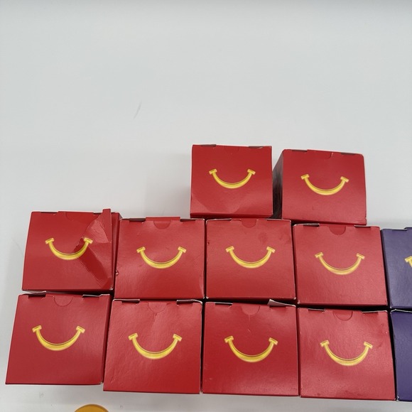 BTS Tiny Tan Lot Of 31 Figures 14 With Box 16 Loose Figures Assorted Collectible - Picture 6 of 7